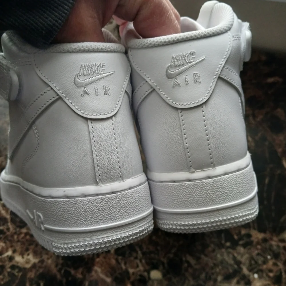 Nike Air Force 1 '07 Mid Streetwear/Lifestyle Shoes Size 7 Youth/8.5 Women - Picture 7 of 11